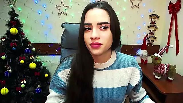 Snapshot of _your_fantasy_girl chatting on 12/23/24, 12:19 your fantasy girl online show from 12/23/24, 12:19