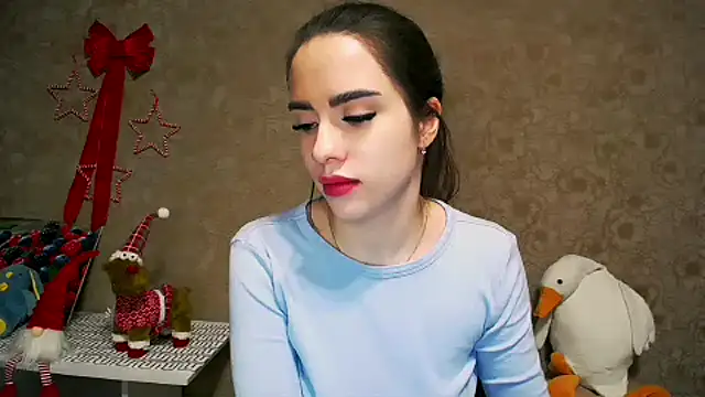 Snapshot of _your_fantasy_girl chatting on 12/28/24, 02:43 your fantasy girl online show from 12/28/24, 02:43