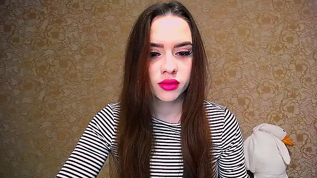 Snapshot of _your_fantasy_girl chatting on 03/19/25, 02:57 your fantasy girl online show from 03/19/25, 02:57