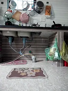 Haralushiaaa online show from 10/28/25, 03:21