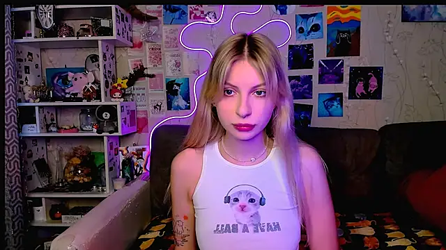 Maria Hunt online show from 12/20/24, 03:14