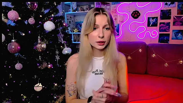 Maria Hunt online show from 12/31/24, 03:23