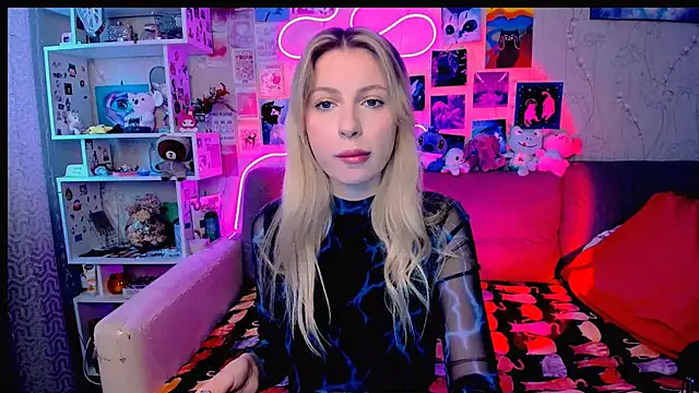 Maria Hunt online show from 01/17/25, 03:55