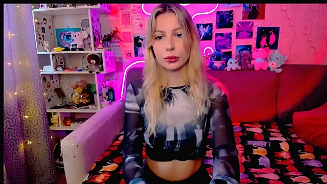 Maria Hunt online show from 01/18/25, 03:53