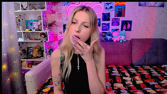 Maria Hunt online show from 02/01/25, 03:52