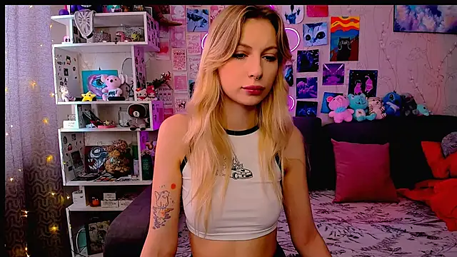 Maria Hunt online show from 02/15/25, 04:36