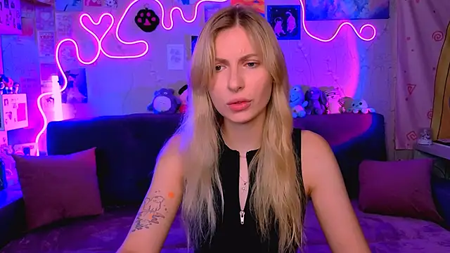 Maria Hunt online show from 09/23/25, 06:27