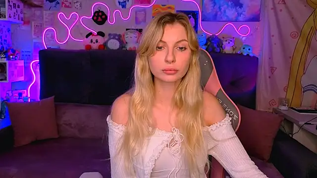 Maria Hunt online show from 10/16/25, 04:57