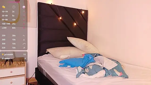 Snapshot of littleebluee chatting on 06/01/26, 07:37 littleebluee online show from 06/01/26, 07:37