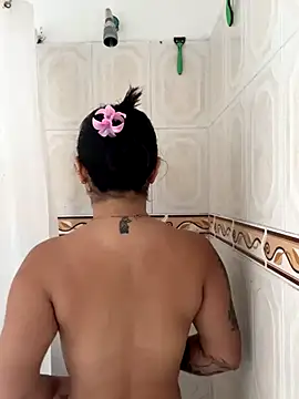 Pretty Isadora online show from 11/25/25, 06:19