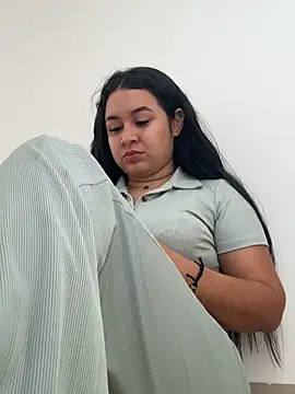 Pretty Isadora online show from 04/19/26, 05:56