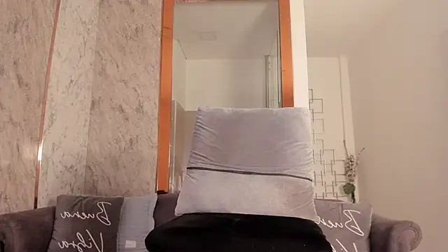 Snapshot of Vero_Lodge chatting on 01/25/25, 01:41 Vero Lodge online show from 01/25/25, 01:41