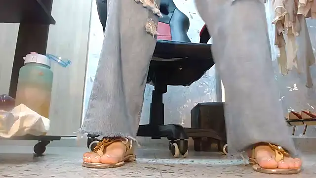 Samantabrown  online show from 12/19/25, 11:39