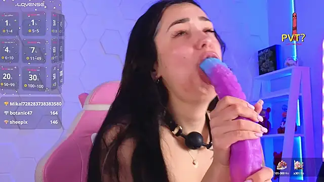 Snapshot of EvaCanton chatting on 01/27/25, 02:24 EvaCanton online show from 01/27/25, 02:24