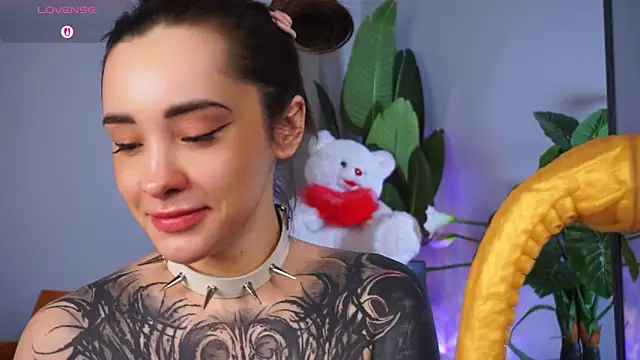 Snapshot of EvaCanton chatting on 02/05/26, 02:16 EvaCanton online show from 02/05/26, 02:16