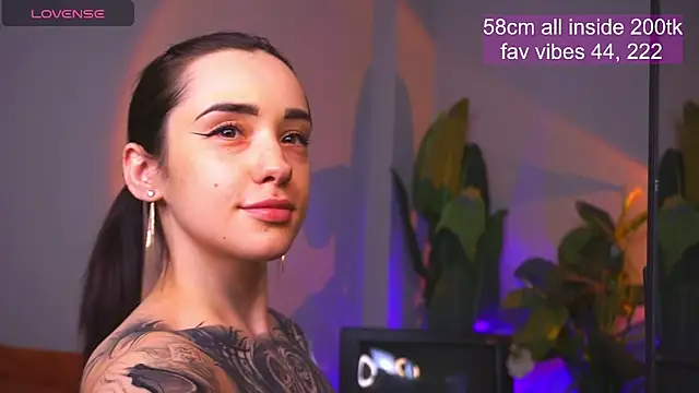 EvaCanton online show from 04/22/26, 02:03