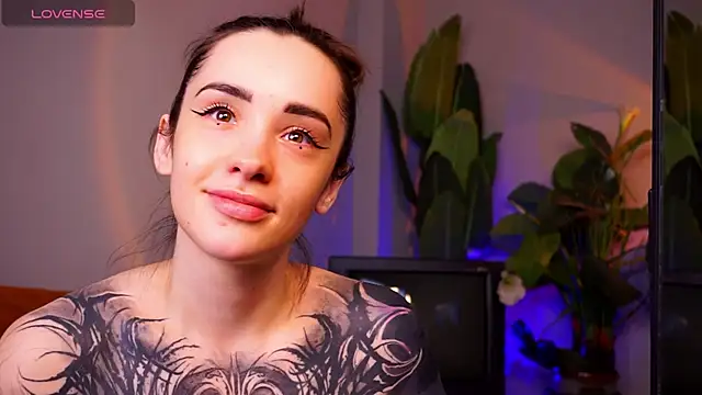 EvaCanton online show from 04/23/26, 02:02