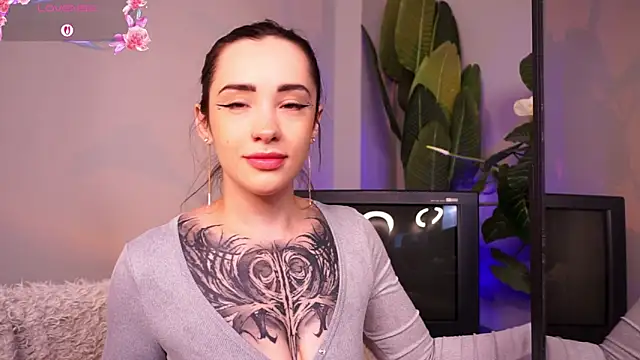 Snapshot of EvaCanton chatting on 06/01/26, 02:02 EvaCanton online show from 06/01/26, 02:02