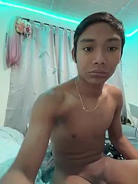 Snapshot of alejo_cute chatting on 06/14/26, 02:08 alejo cute online show from 06/14/26, 02:08