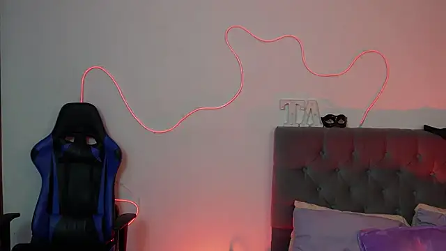 tay ler3 online show from 02/13/25, 10:33