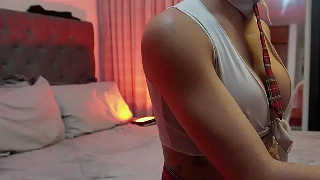 tay ler3 online show from 03/18/25, 10:48