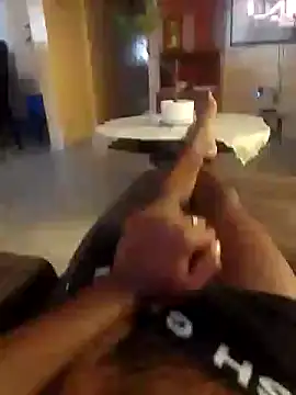 OminousSnug online show from 10/26/25, 03:18