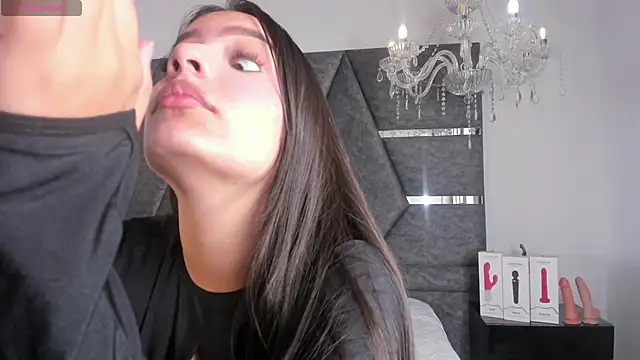 Snapshot of IsabellaGrey19 chatting on 10/06/25, 07:22 IsabellaGrey19 online show from 10/06/25, 07:22