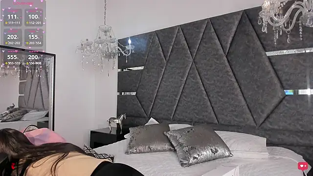 Snapshot of IsabellaGrey19 chatting on 10/10/25, 07:13 IsabellaGrey19 online show from 10/10/25, 07:13