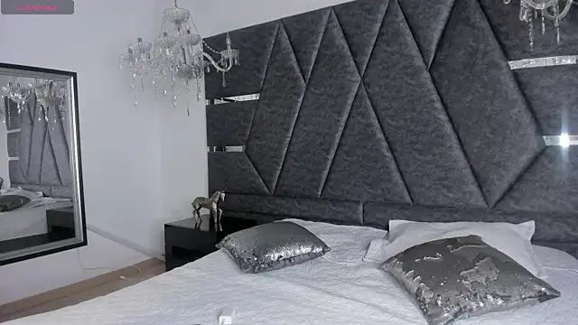 IsabellaGrey19 online show from 11/02/25, 07:16