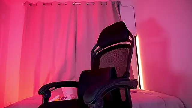 petitevictoria online show from 07/17/26, 04:30