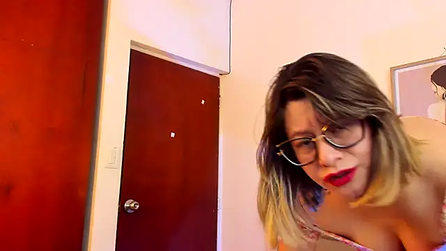 Chanelll Taylorr  online show from 09/27/25, 11:59