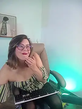 Chanelll Taylorr  online show from 01/10/26, 05:26