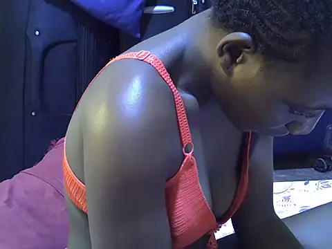 Adaline-Paris online show from 10/25/25, 07:27