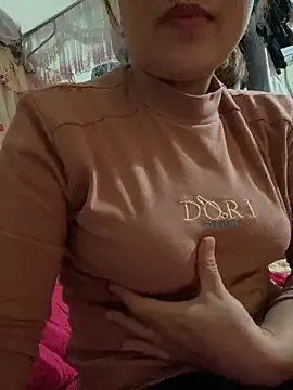 Milk Mom99 online show from 01/10/25, 03:50