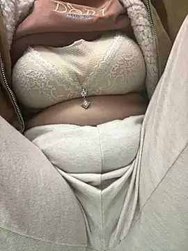 Milk Mom99 online show from 11/04/25, 08:13