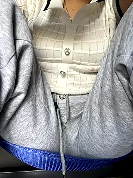 Milk Mom99 online show from 11/26/25, 01:39