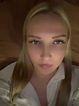 Snapshot of Aleksandrakis chatting on 05/19/26, 12:44 Aleksandrakis online show from 05/19/26, 12:44
