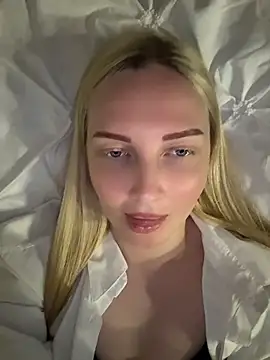 Snapshot of Aleksandrakis chatting on 06/20/26, 02:31 Aleksandrakis online show from 06/20/26, 02:31