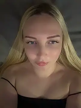 Snapshot of Aleksandrakis chatting on 06/30/26, 01:45 Aleksandrakis online show from 06/30/26, 01:45