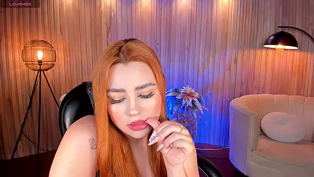 Snapshot of SamanthaKlein_ chatting on 12/29/24, 11:29 SamanthaKlein online show from 12/29/24, 11:29