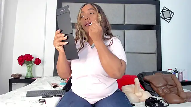 AmbarthSmiith2 online show from 12/21/25, 04:25