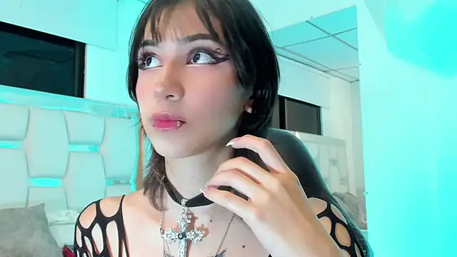 Snapshot of Naomi-Haruno chatting on 01/21/25, 04:43 Naomi-Haruno online show from 01/21/25, 04:43