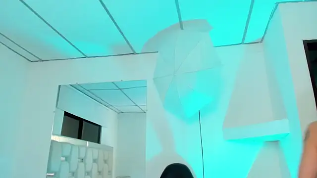 Snapshot of Naomi-Haruno chatting on 01/21/25, 10:52 Naomi-Haruno online show from 01/21/25, 10:52