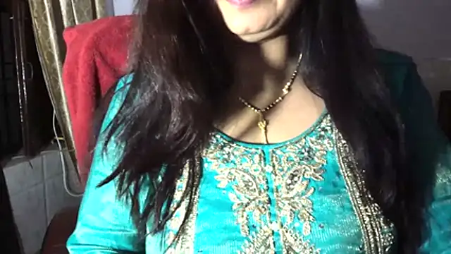 Snapshot of Gulaboo_bhabi chatting on 06/03/26, 08:03 Gulaboo bhabi online show from 06/03/26, 08:03