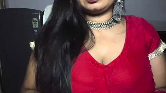 Snapshot of Gulaboo_bhabi chatting on 06/14/26, 05:15 Gulaboo bhabi online show from 06/14/26, 05:15