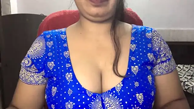 Snapshot of Gulaboo_bhabi chatting on 07/15/26, 05:29 Gulaboo bhabi online show from 07/15/26, 05:29