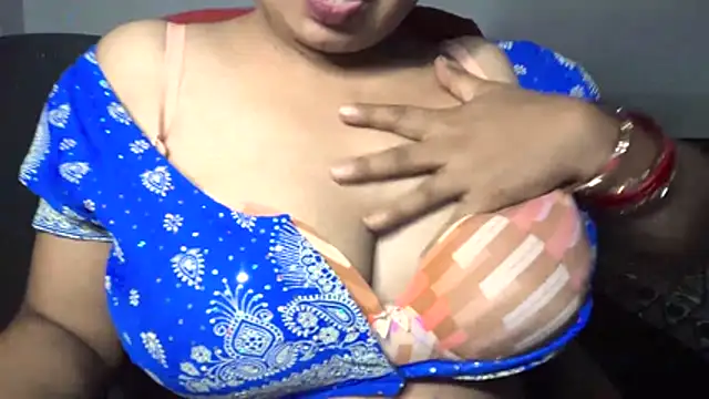 Snapshot of Gulaboo_bhabi chatting on 07/19/26, 11:30 Gulaboo bhabi online show from 07/19/26, 11:30