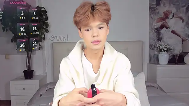 Felix Rey online show from 09/24/25, 04:21