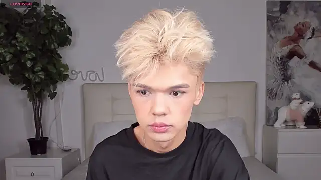 Felix Rey online show from 12/19/25, 07:21