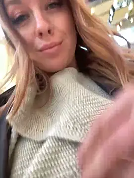 Snapshot of Sweet___Emily chatting on 01/11/25, 05:18 Sweet   Emily online show from 01/11/25, 05:18